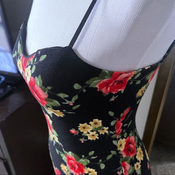 Floral mini dress - Picture 2 of 3